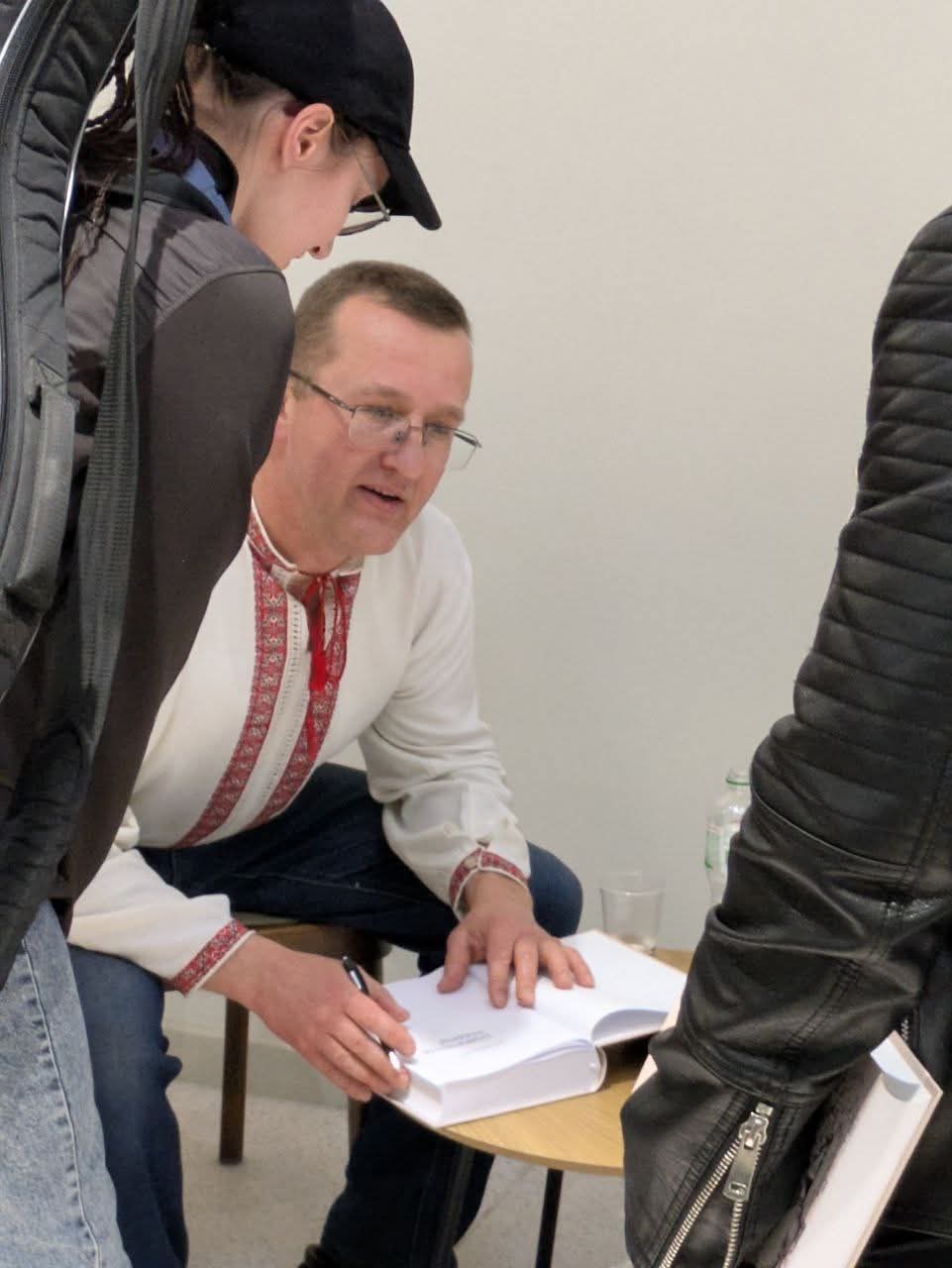 У Києві, Полтаві і Харкові відбулися презентації нового дослідження Костя Черемського “Повернення традиції”