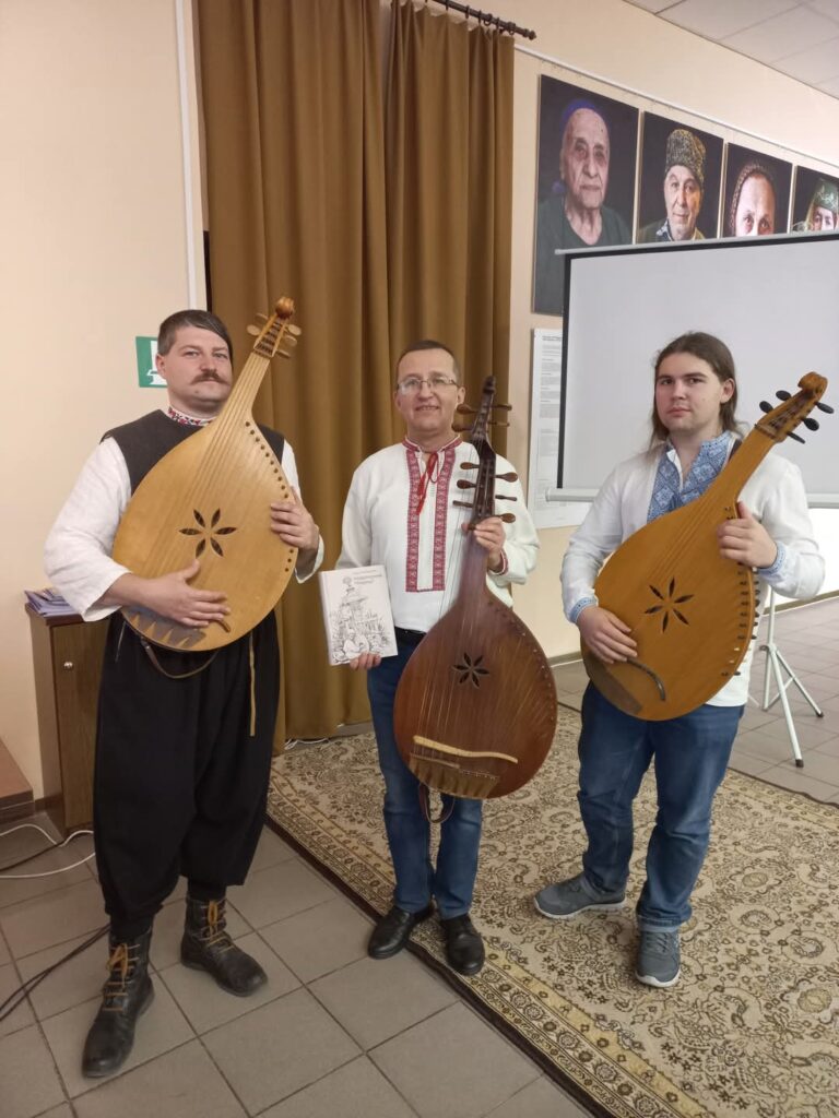 У Києві, Полтаві і Харкові відбулися презентації  нового дослідження  Костя Черемського “Повернення традиції”