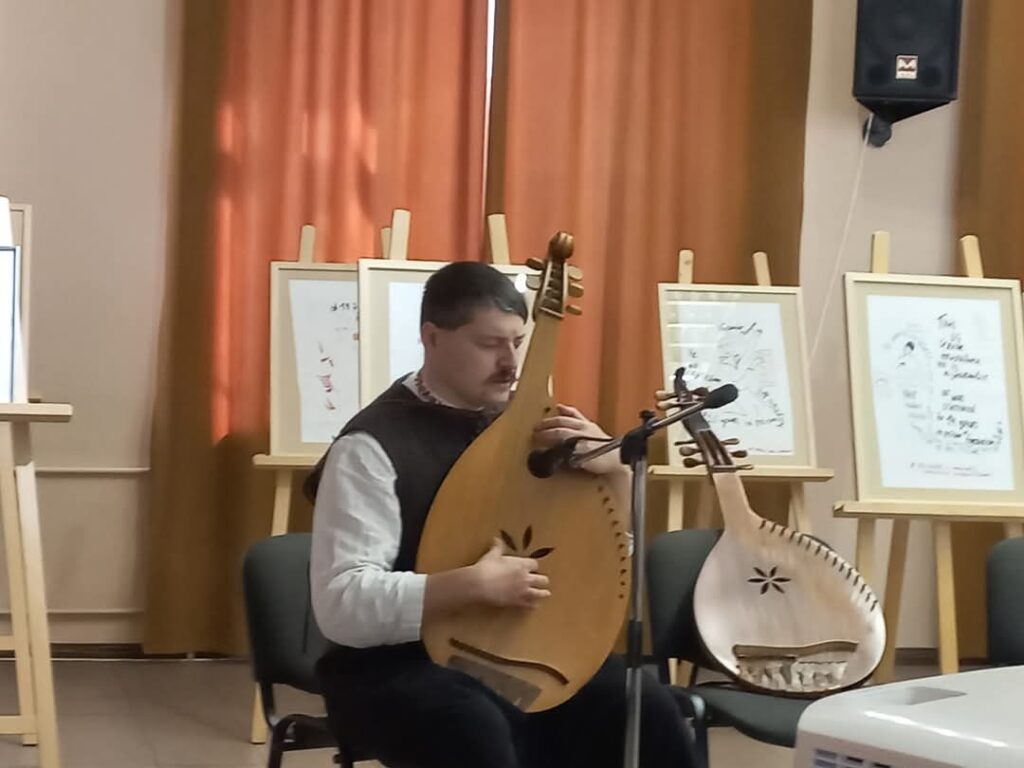 У Києві, Полтаві і Харкові відбулися презентації нового дослідження Костя Черемського “Повернення традиції”